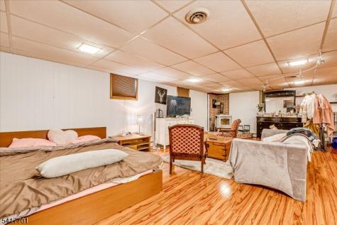 606 Knopf Street Linden NJ 07036