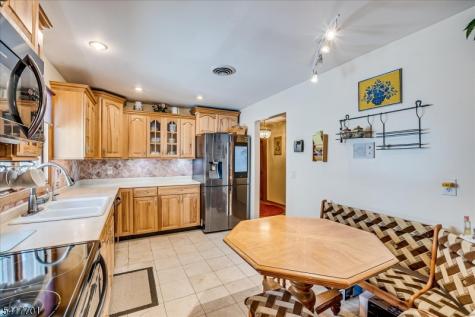 606 Knopf Street Linden NJ 07036