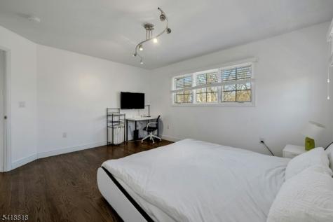 26 Sunset Road Livingston NJ 07039