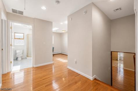 24 Winthrop Road Edison NJ 08817