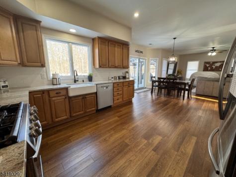 61 E Shore Lake Owassa Road Frankford NJ 07860