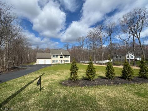 61 E Shore Lake Owassa Road Frankford NJ 07860
