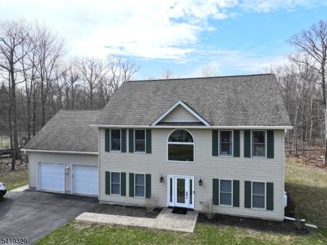 61 E Shore Lake Owassa Road Frankford NJ 07860