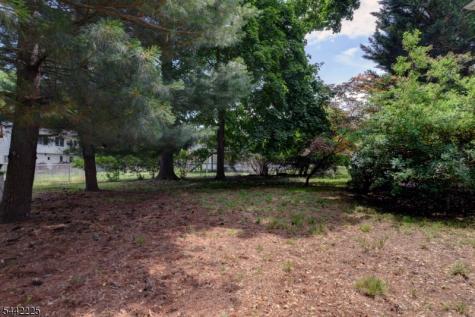 8 Brian Court Pequannock NJ 07440