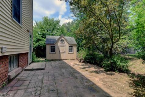 8 Brian Court Pequannock NJ 07440