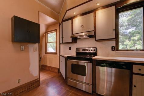 8 Brian Court Pequannock NJ 07440