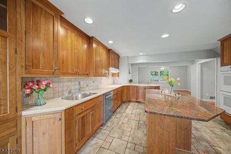 44 Glen Road Mountain Lakes NJ 07046