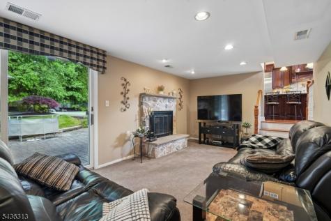 18 Mary Ellen Drive Edison NJ 08820