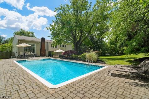 18 Mary Ellen Drive Edison NJ 08820