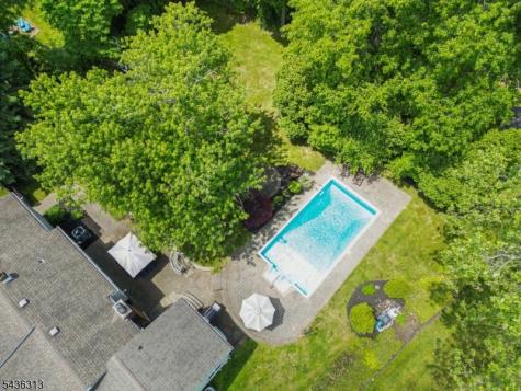 18 Mary Ellen Drive Edison NJ 08820