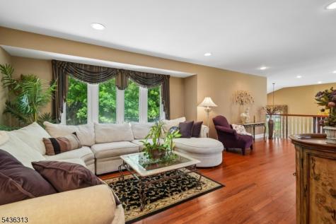 18 Mary Ellen Drive Edison NJ 08820