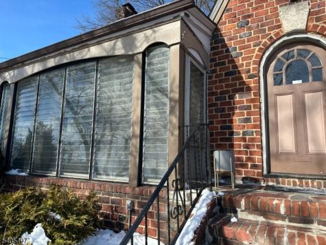 123 E 6th Avenue Roselle NJ 07203