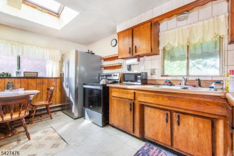 32 Madison Drive Ogdensburg NJ 07439