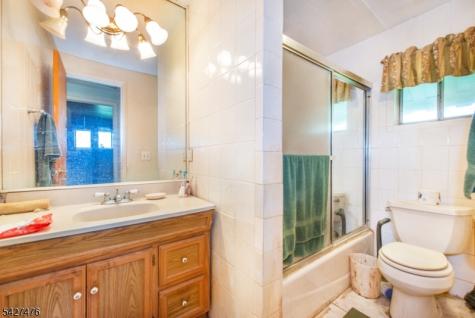 32 Madison Drive Ogdensburg NJ 07439