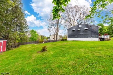32 Madison Drive Ogdensburg NJ 07439