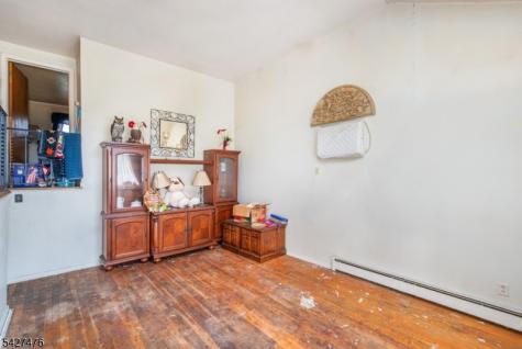 32 Madison Drive Ogdensburg NJ 07439