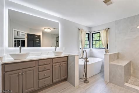 10 Pasha Court Rockaway NJ 07435