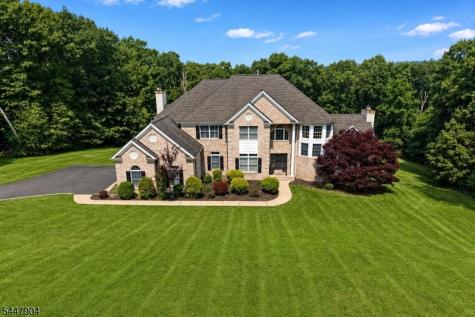 10 Pasha Court Rockaway NJ 07435