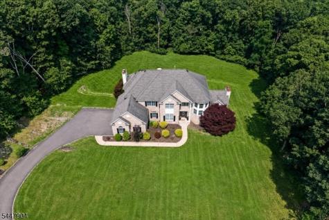 10 Pasha Court Rockaway NJ 07435
