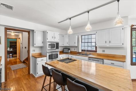 5 Cambridge Road Andover NJ 07848