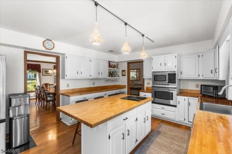 5 Cambridge Road Andover NJ 07848