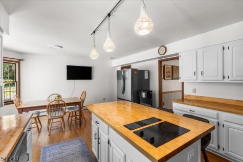 5 Cambridge Road Andover NJ 07848