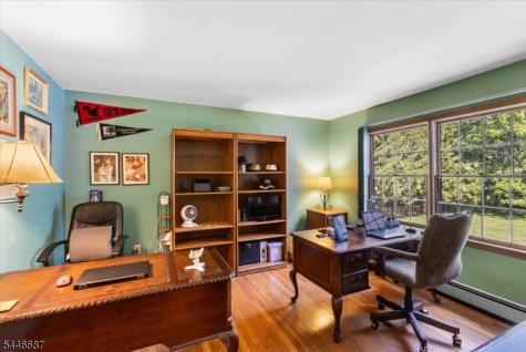 5 Cambridge Road Andover NJ 07848