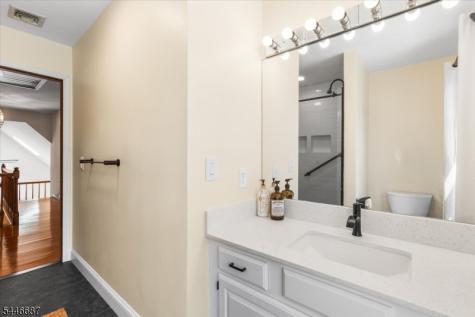 5 Cambridge Road Andover NJ 07848