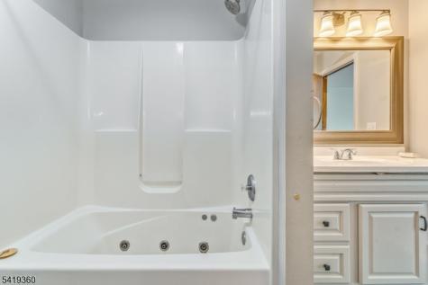 40 Thatcher Avenue Franklin NJ 08886