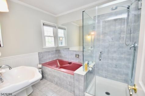 16 Pequot Trail Jefferson NJ 07438