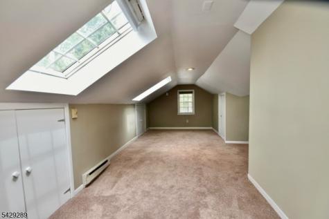 16 Pequot Trail Jefferson NJ 07438