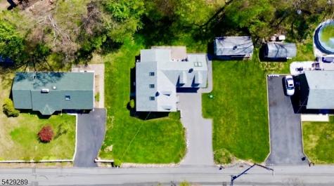 16 Pequot Trail Jefferson NJ 07438