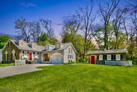 16 Pequot Trail Jefferson NJ 07438
