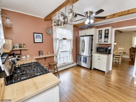 16 Pequot Trail Jefferson NJ 07438