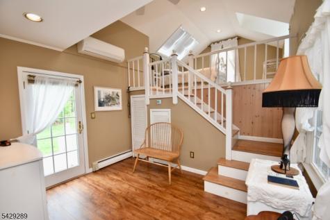16 Pequot Trail Jefferson NJ 07438