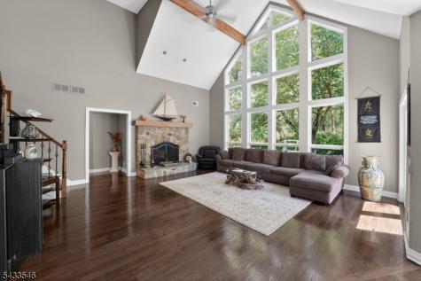 41 Sutton Farm Road Delaware NJ 08822