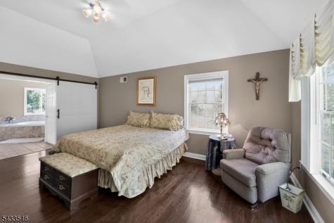 41 Sutton Farm Road Delaware NJ 08822