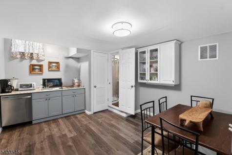 41 Sutton Farm Road Delaware NJ 08822