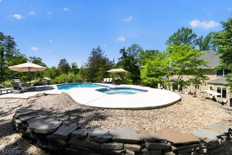 41 Sutton Farm Road Delaware NJ 08822