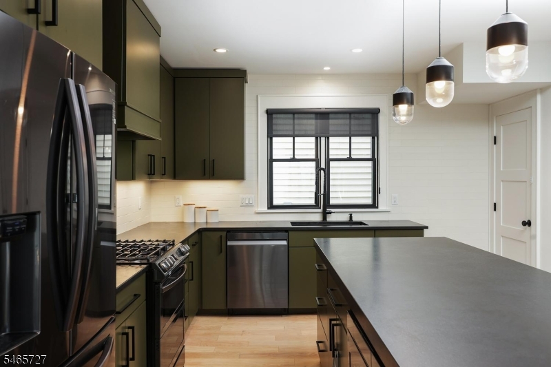 8 Locust Street Morris NJ 07960