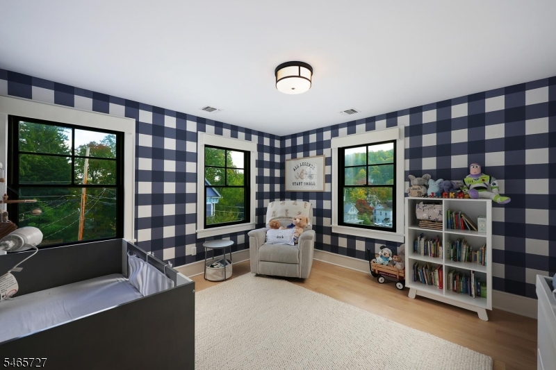 8 Locust Street Morris NJ 07960