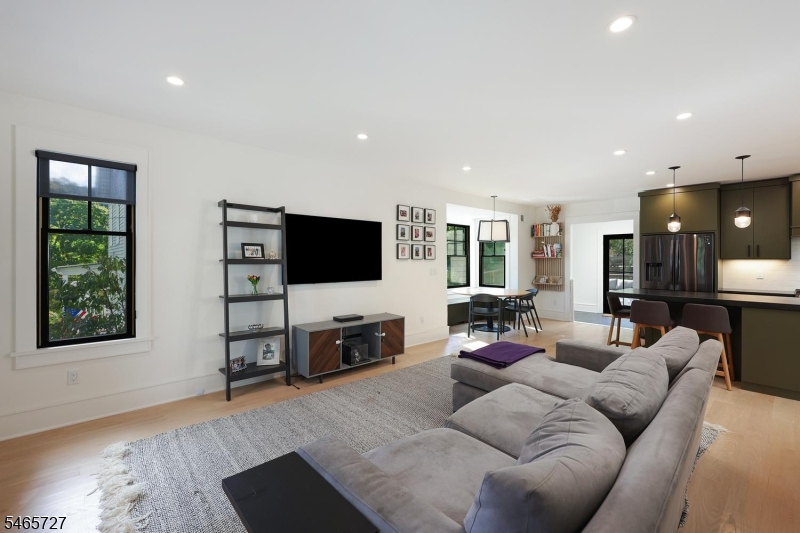 8 Locust Street Morris NJ 07960