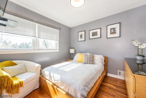 24 Lennon Place Clifton NJ 07013