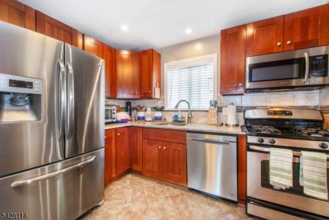 24 Lennon Place Clifton NJ 07013