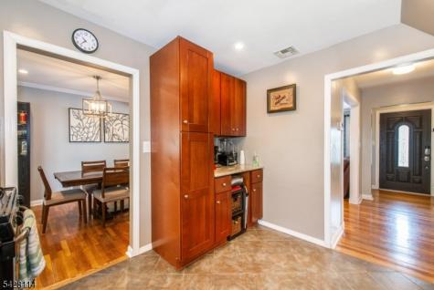 24 Lennon Place Clifton NJ 07013