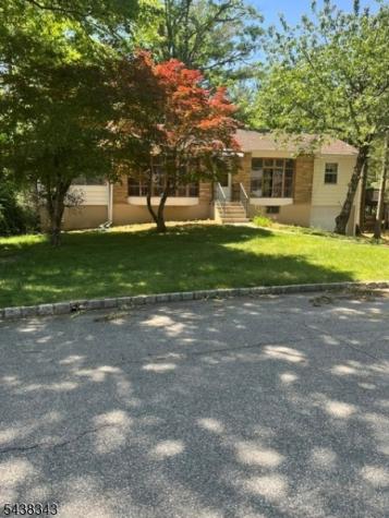 54 Oak Crest Road West Orange NJ 07052