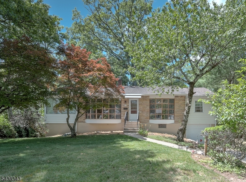 54 Oak Crest Road West Orange NJ 07052