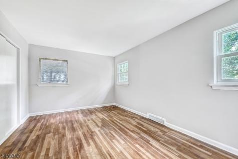 54 Oak Crest Road West Orange NJ 07052