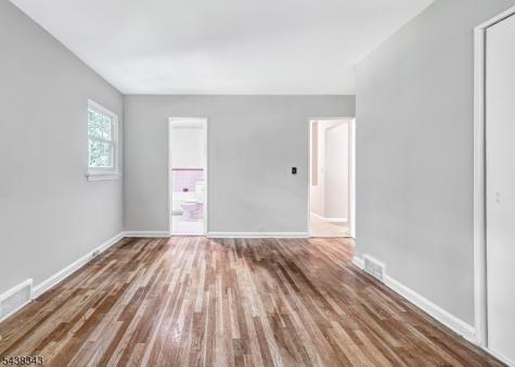 54 Oak Crest Road West Orange NJ 07052
