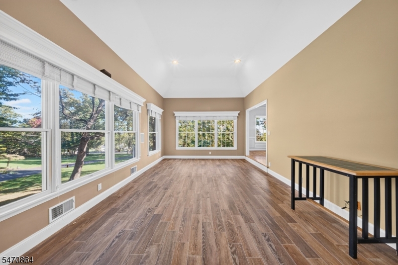 20 Mcpherson Drive Raritan NJ 08822
